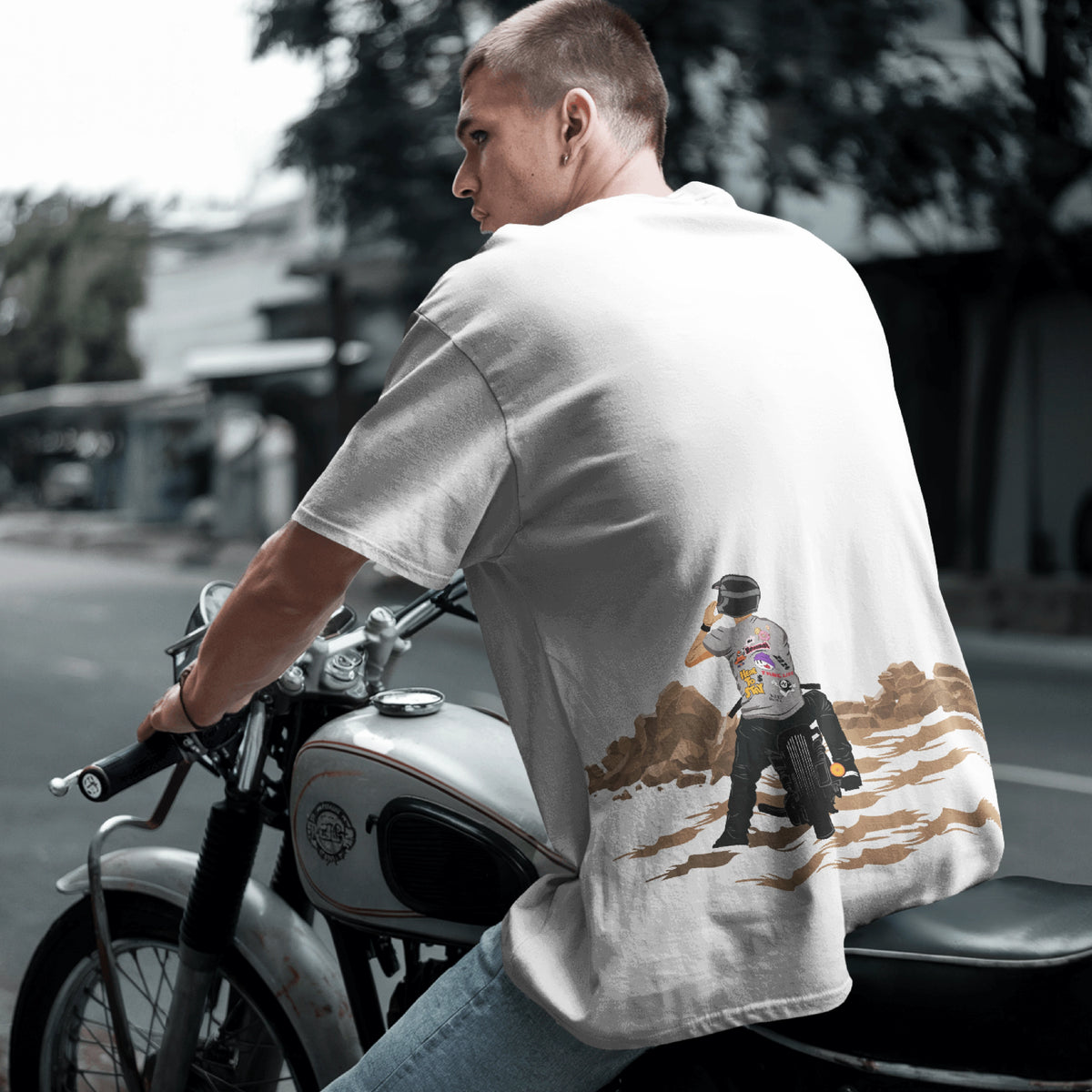 Biker Rider Oversized White T-Shirt – Ride in Style! A perfect blend of comfort and fashion for every rider. Shop now!