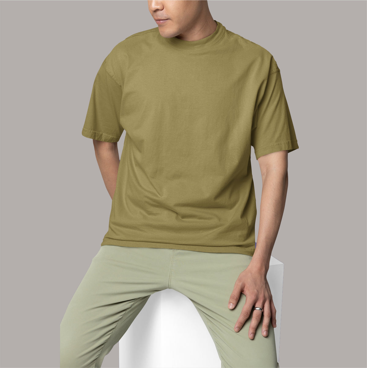 Buy Dark Khaki Oversized T-Shirt – A perfect blend of comfort and fashion.
