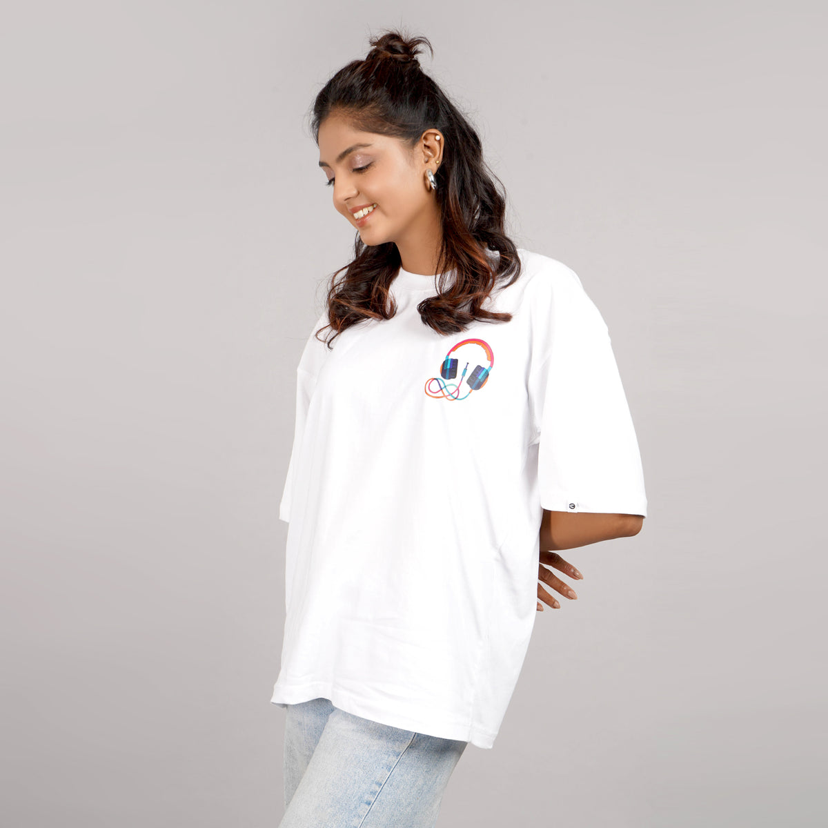 Buy Headphone white oversized T-shirt, cotton print, drop shoulders, round collar, 100% cotton.