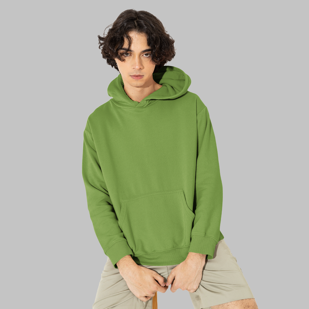 Men’s Oversized Hoodie in Moss Green – Perfect for Any Occasion! Stay warm and fashionable with this premium hoodie. Shop now!