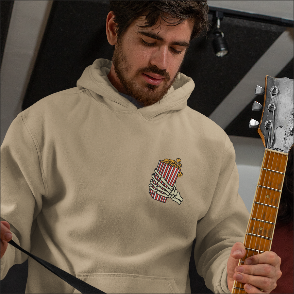 Popcorn Oversized Hoodie for Men – Beige Edition – Stay cozy and stylish with this trendy hoodie.