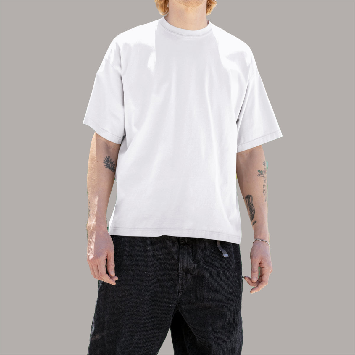 White Oversized T-Shirt – Stylishly simple with a loose fit for maximum comfort and effortless fashion.