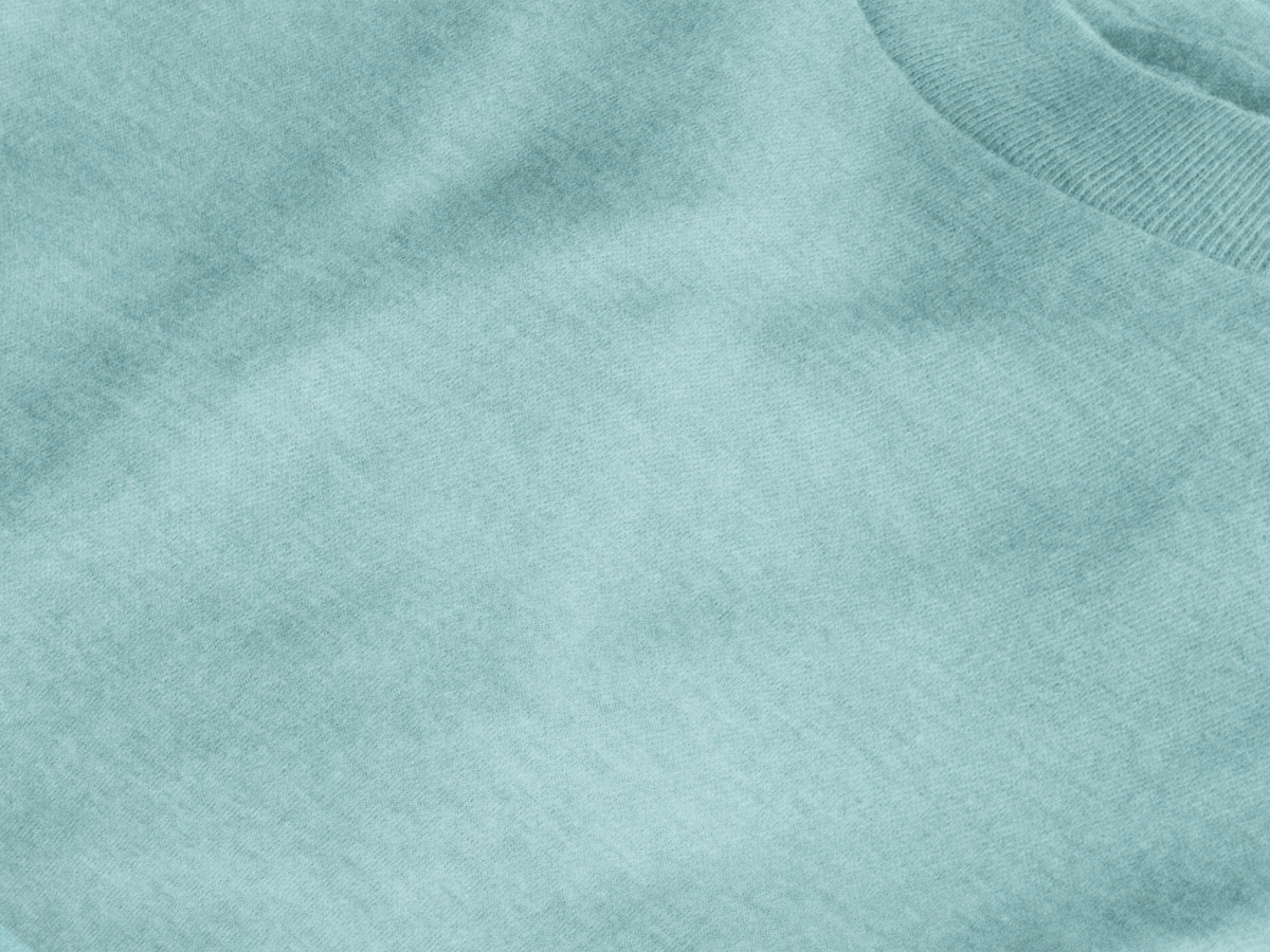 Women’s oversized t-shirt in plain cyan – a versatile and chic essential for any casual outfit. Shop now!